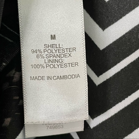 𝅺bisou Bisou Michele Bohbot Sleeveless Top Flowers and Geometric Smart Casual - Picture 5 of 5